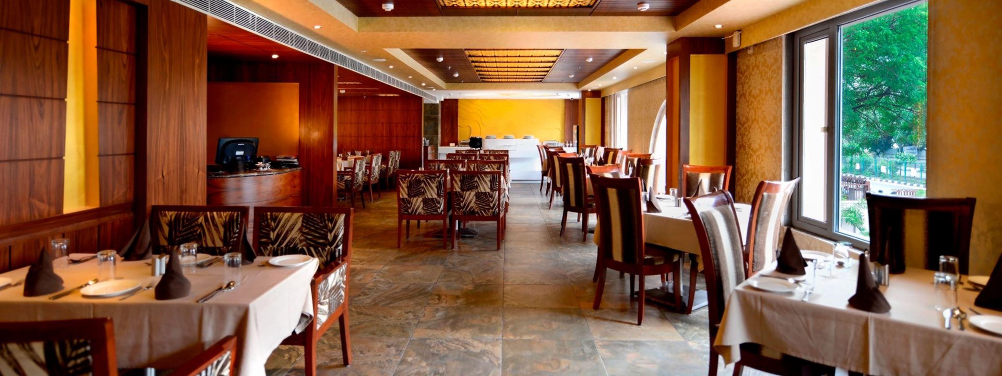 Regent Grand Hotel 4*