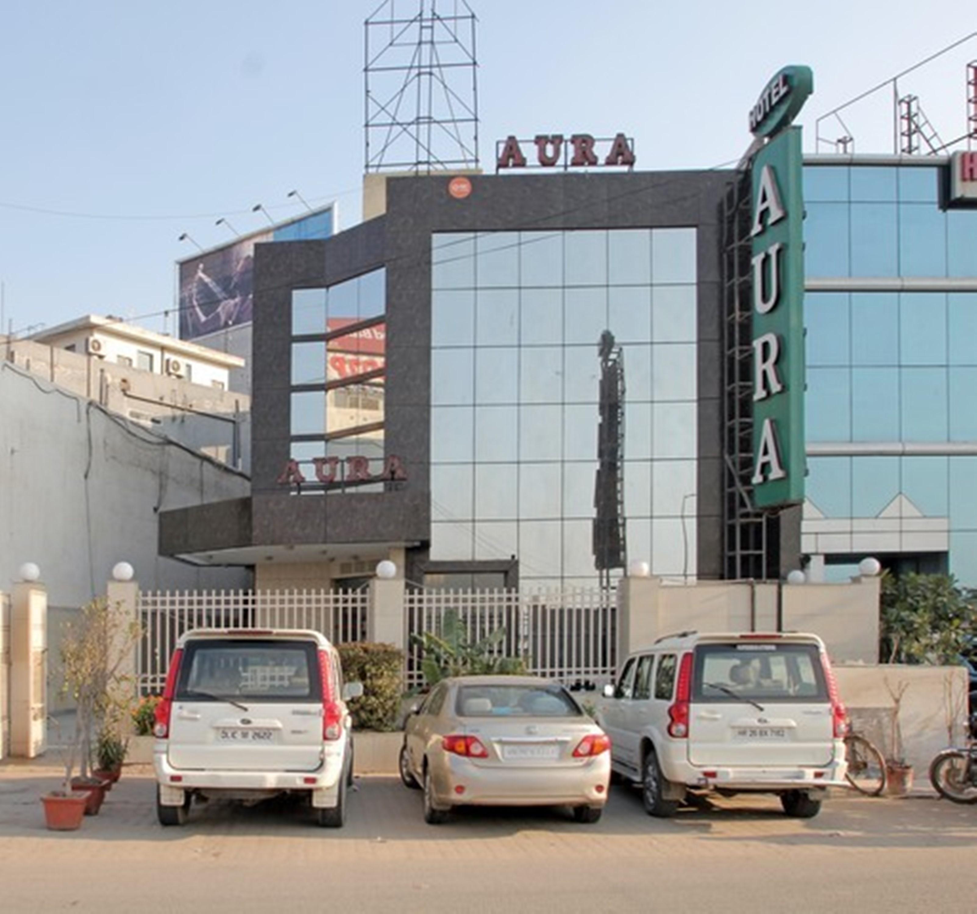 Aura - Railway Station Hotel