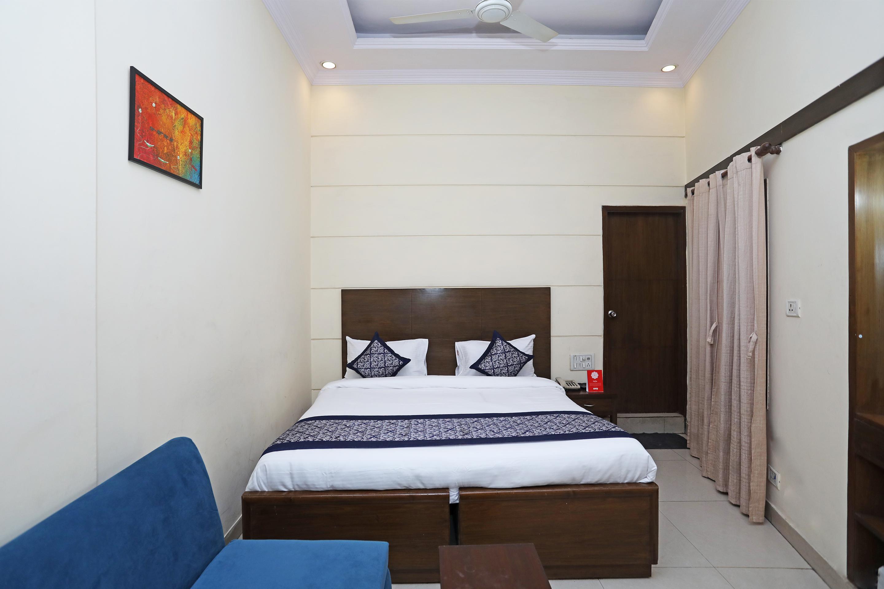 Hotel Capital O 10750 Vivek New Delhi