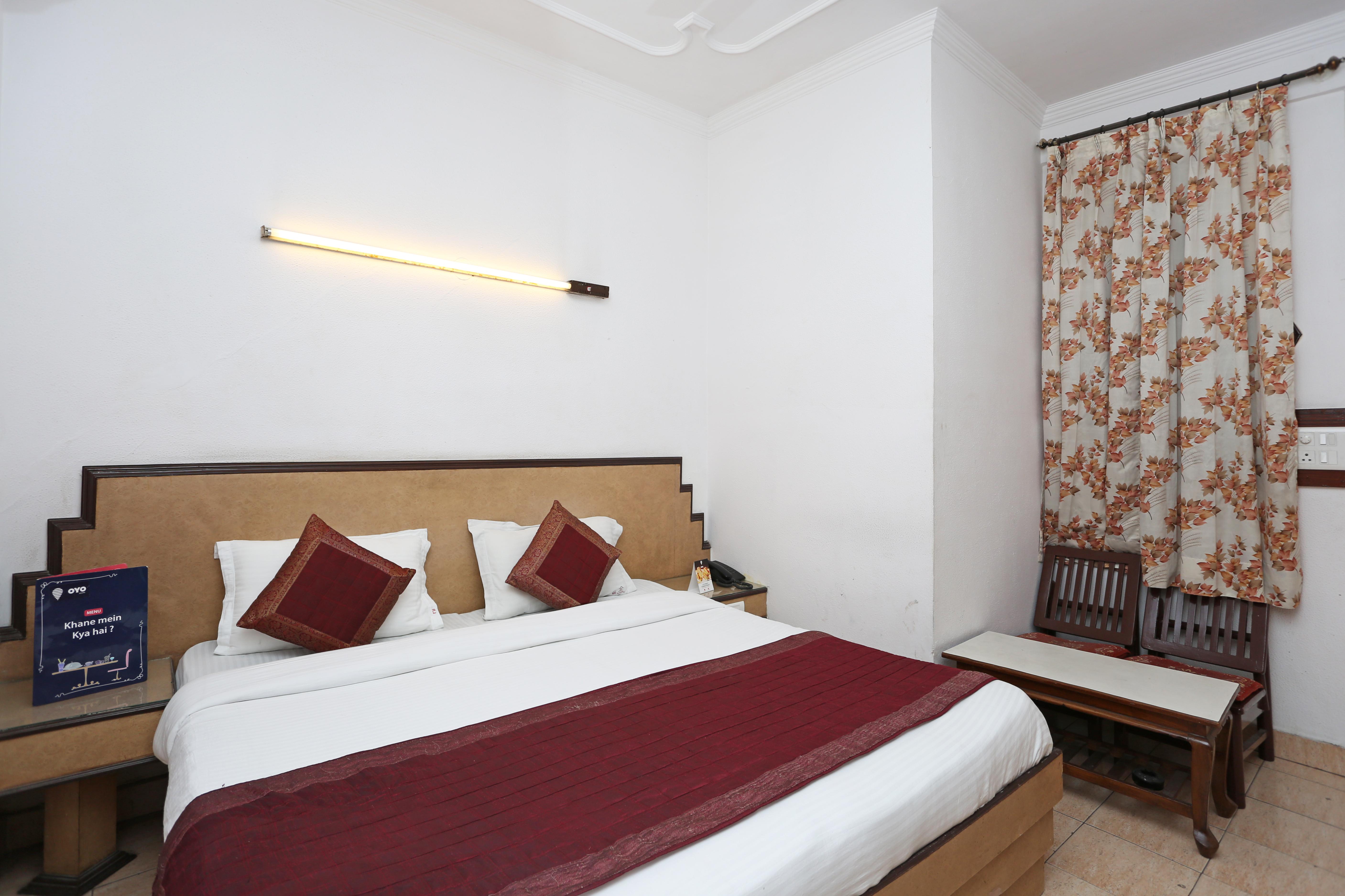 Capital O 10750 Vivek Hotel