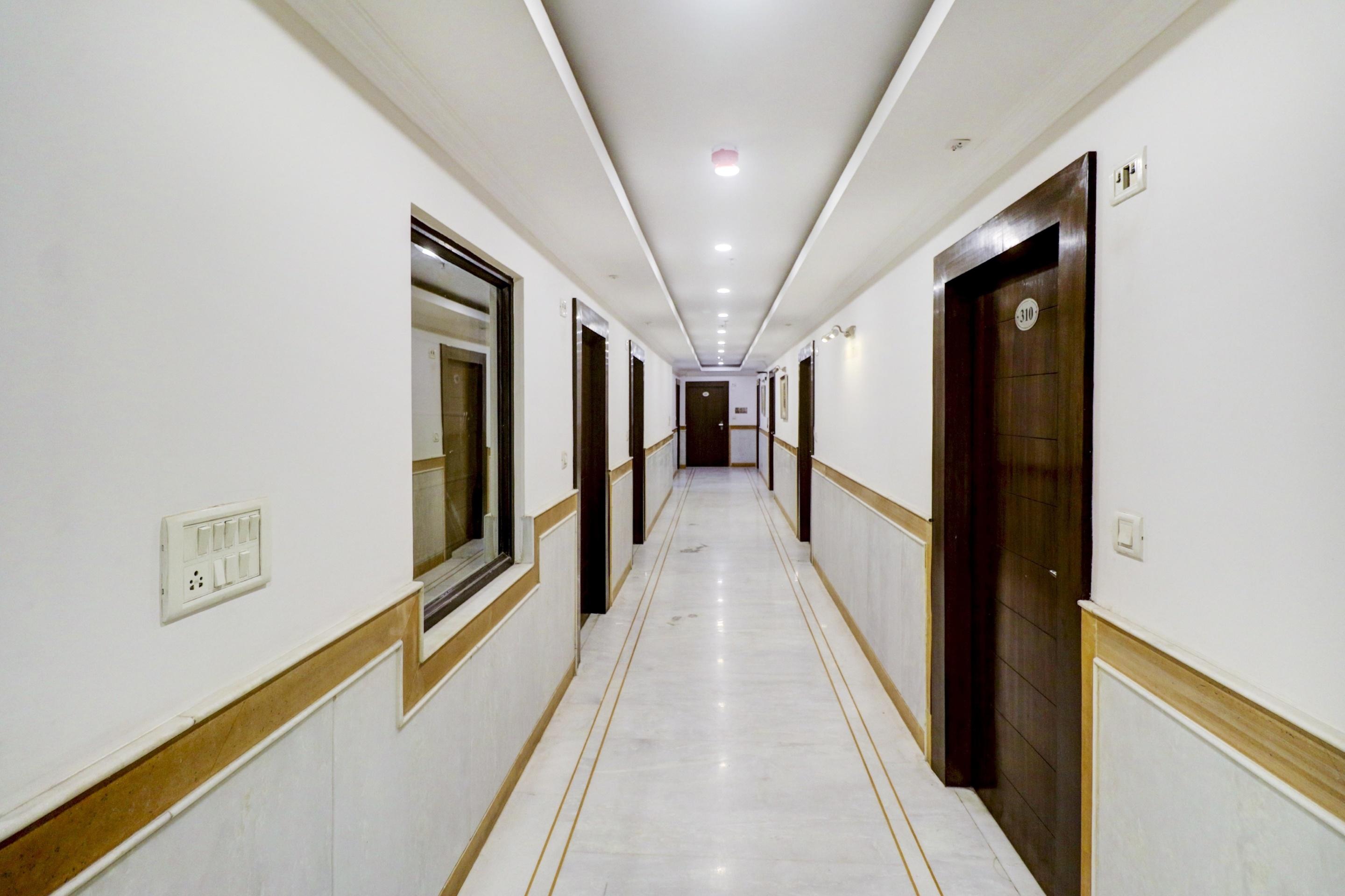 Hotel Townhouse 517 La Sapphire Near Delhi Airport