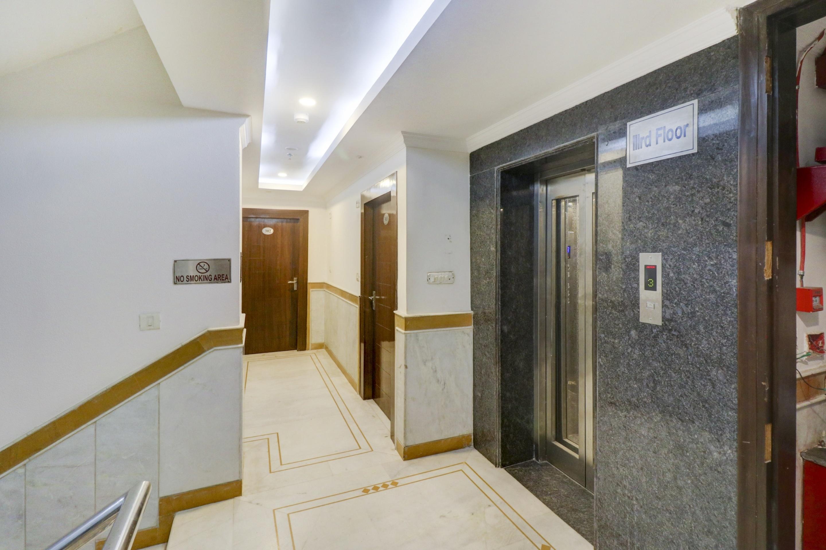Townhouse 517 La Sapphire Near Delhi Airport