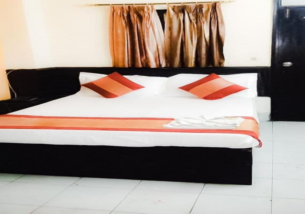 Hotel International Neelam Near New Delhi Railway Station Hotel