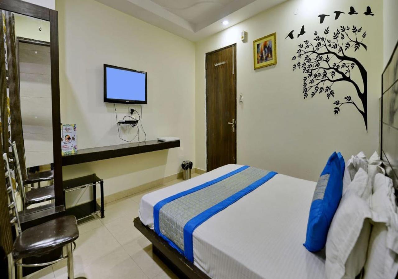 Hotel International Neelam Near New Delhi Railway Station Hotel 3*