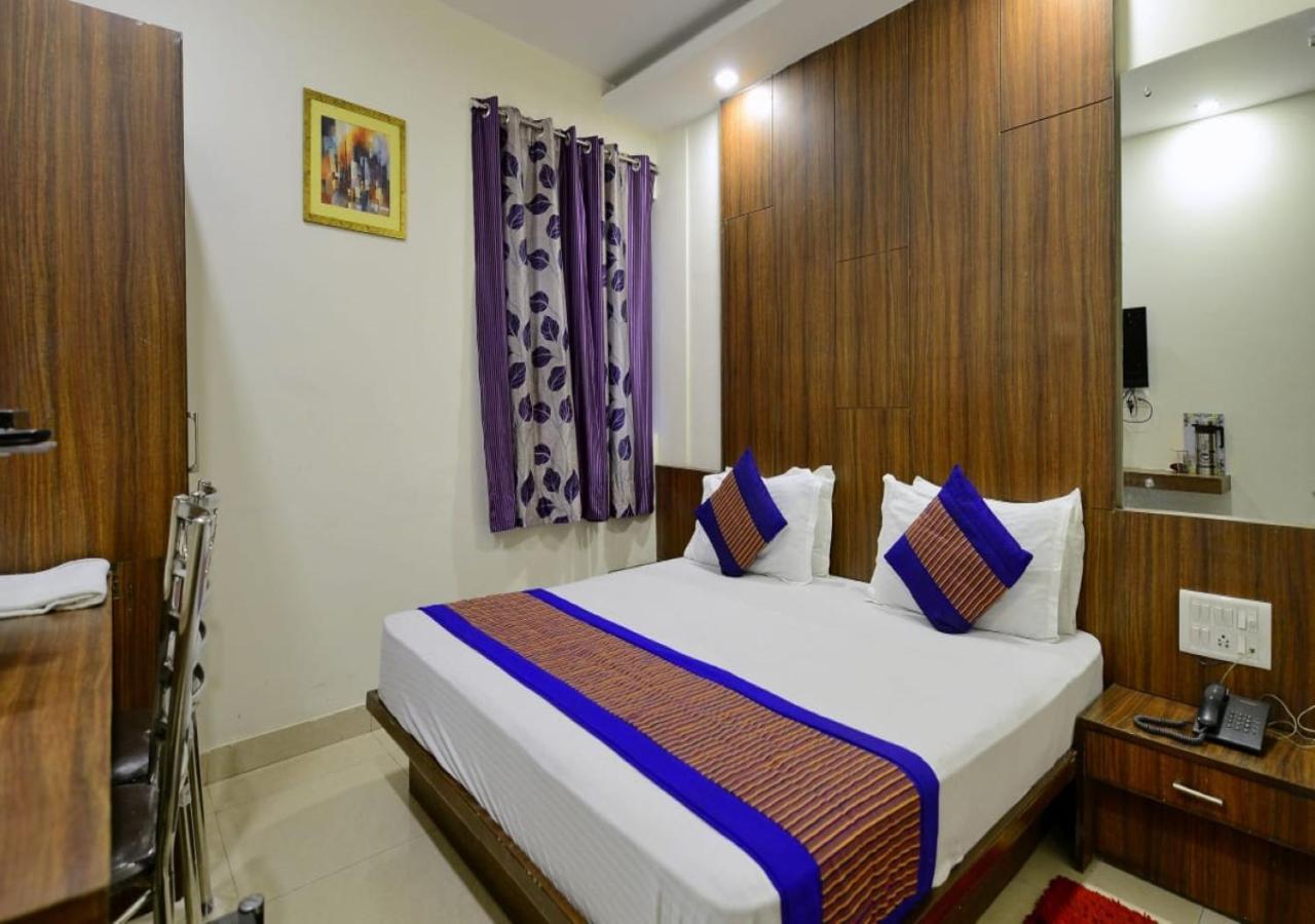 Hotel International Neelam Near New Delhi Railway Station Hotel 3*