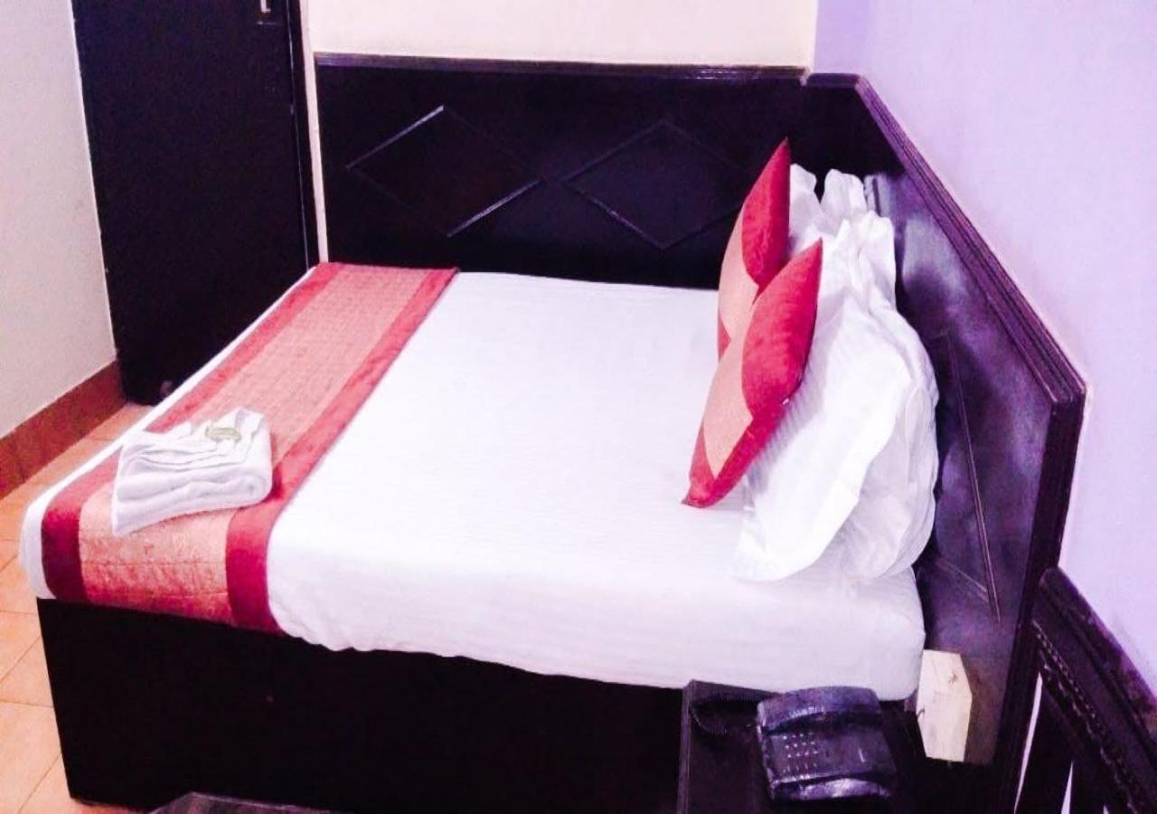 Hotel Hotel International Neelam Near New Delhi Railway Station 3*