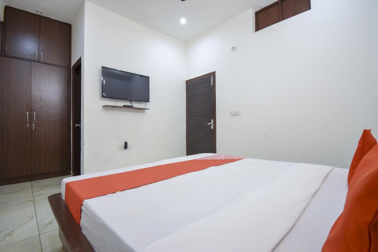 Lotus Suites At Delhi Airport Hotel