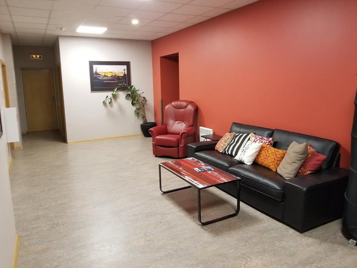 Lotus Suites At Delhi Airport 3*