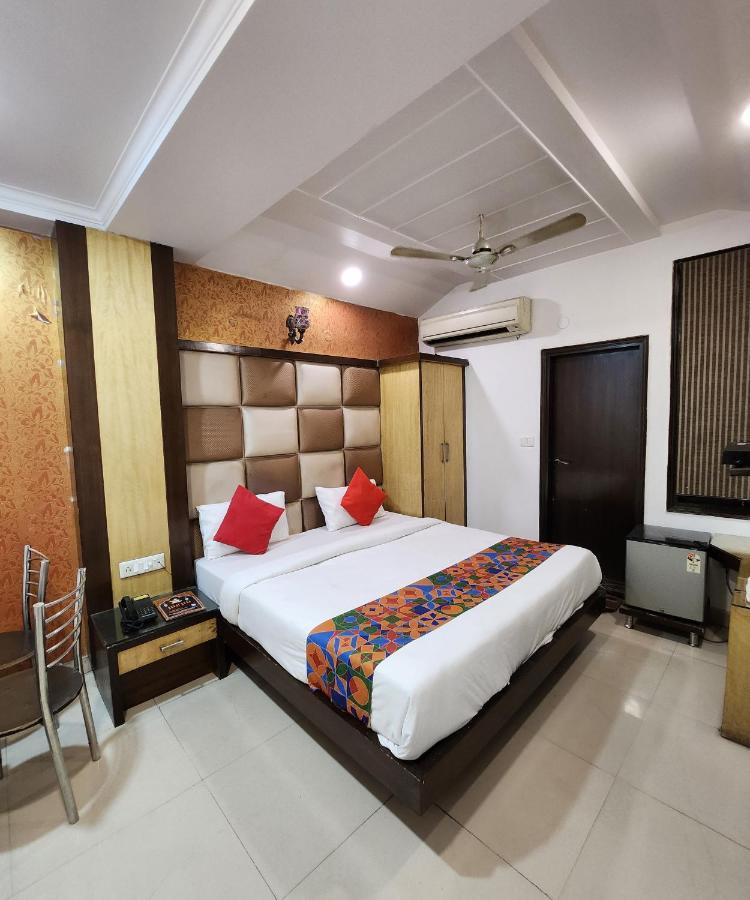 Delhi Heart At Railway Station Hotel 3*
