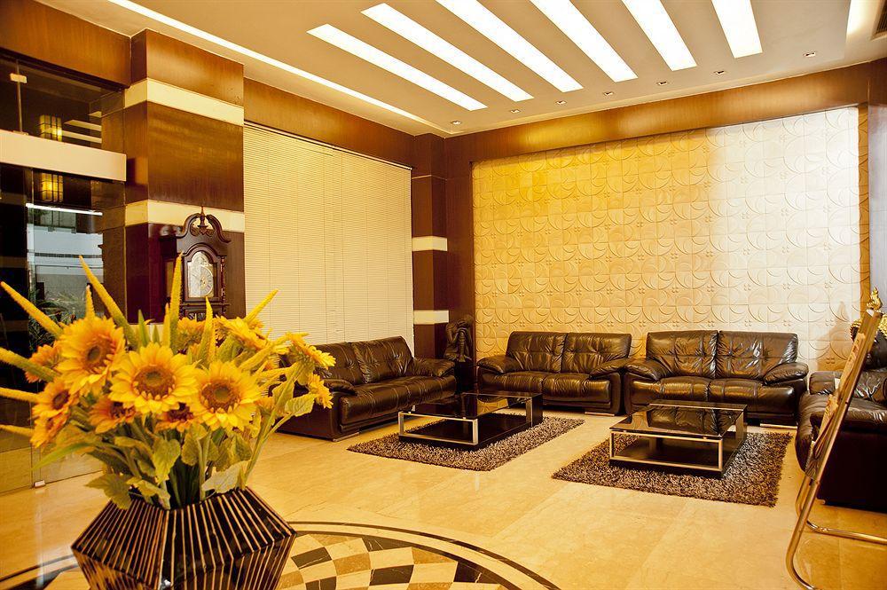 Venizia Sarovar Portico Hotel