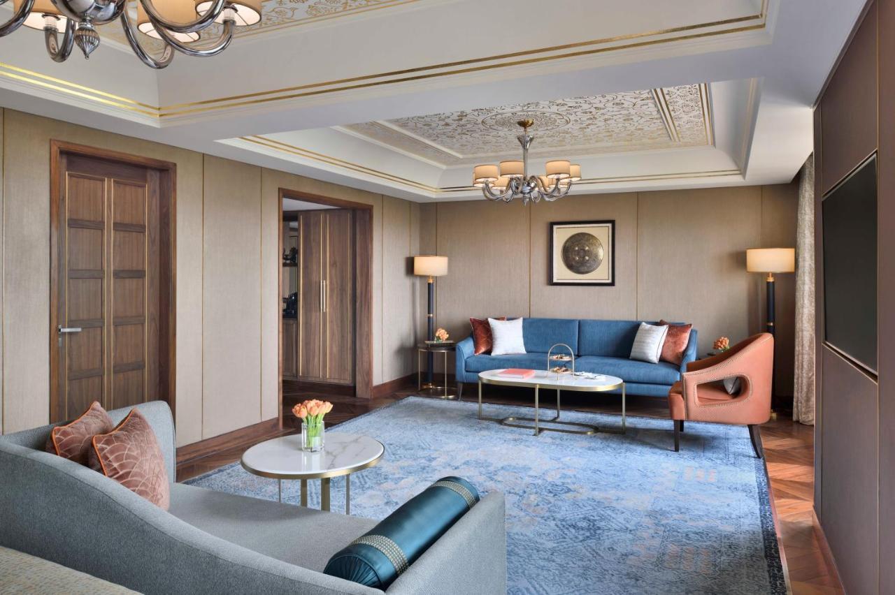 Taj Mahal, Hotel