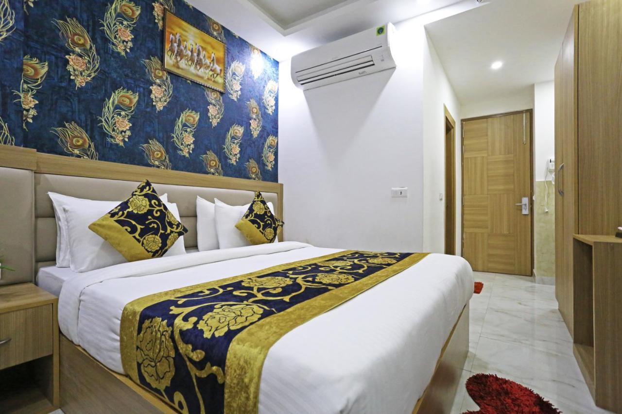 Decent - Delhi Airport Hotel 4*