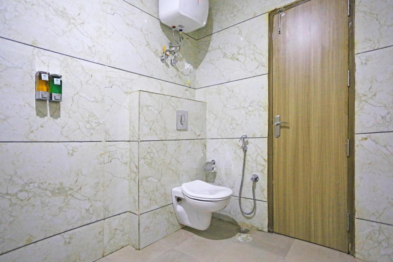 Hotel Decent - Delhi Airport 4*
