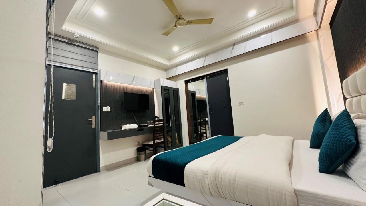 Baba Deluxe Near Railway Station And Center -by Rcg