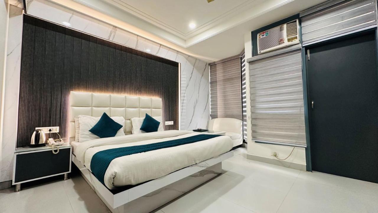 Baba Deluxe Near Railway Station And Center -by Rcg Hotel