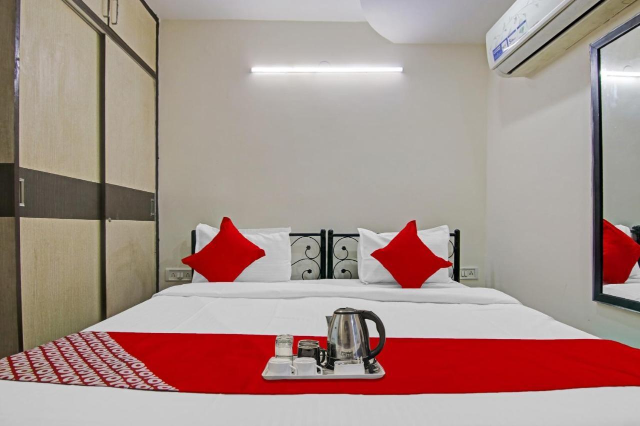 Hotel O King Near Tdi Mall Nova Deli