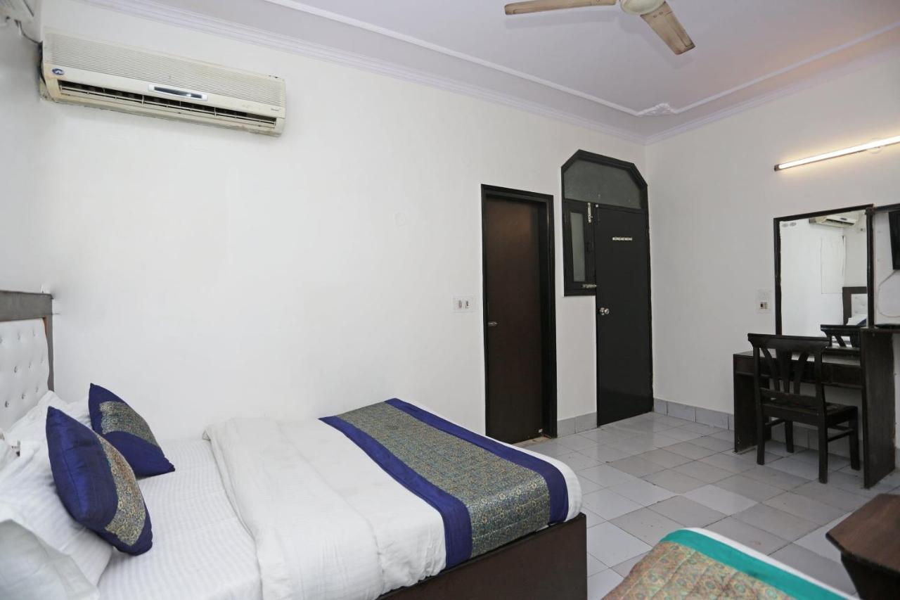 Flagship Hotel International Neelam Suites Near Jama Masjid Hotel 2*