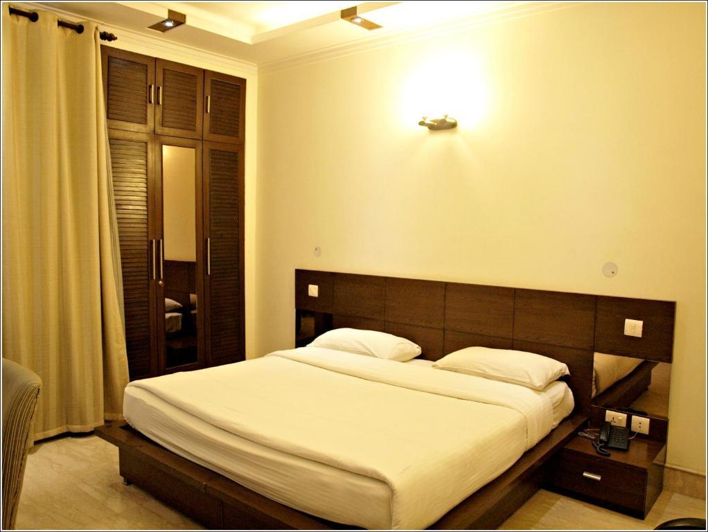 Stallen Hospitality Defence Colony Hotel 2*