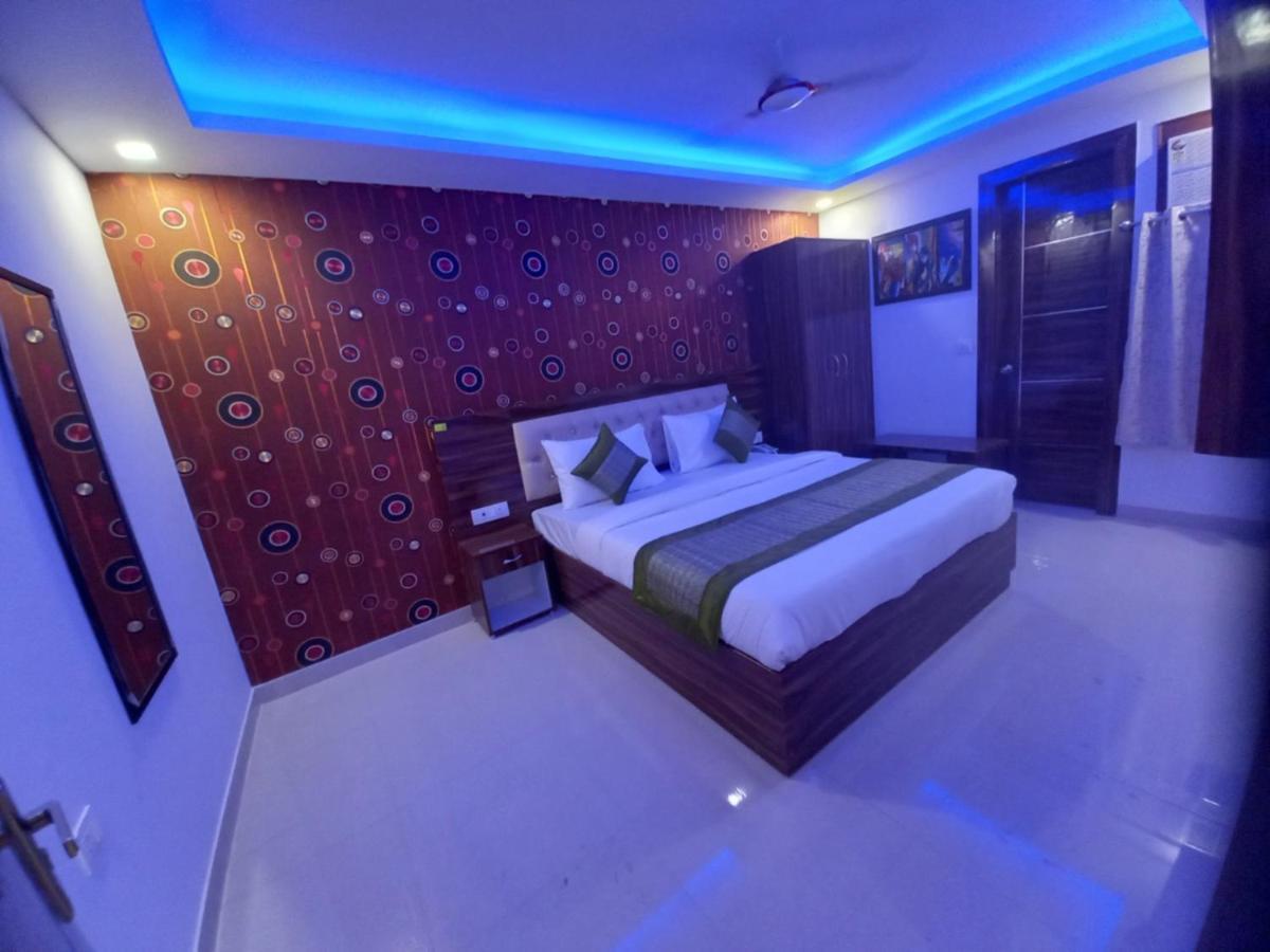 Hotel Fabexpress Pearl Robe