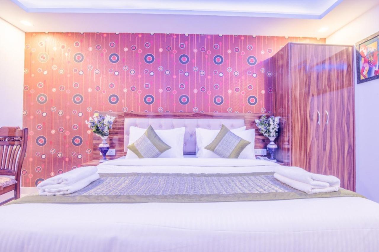 Fabexpress Pearl Robe 3* New Delhi