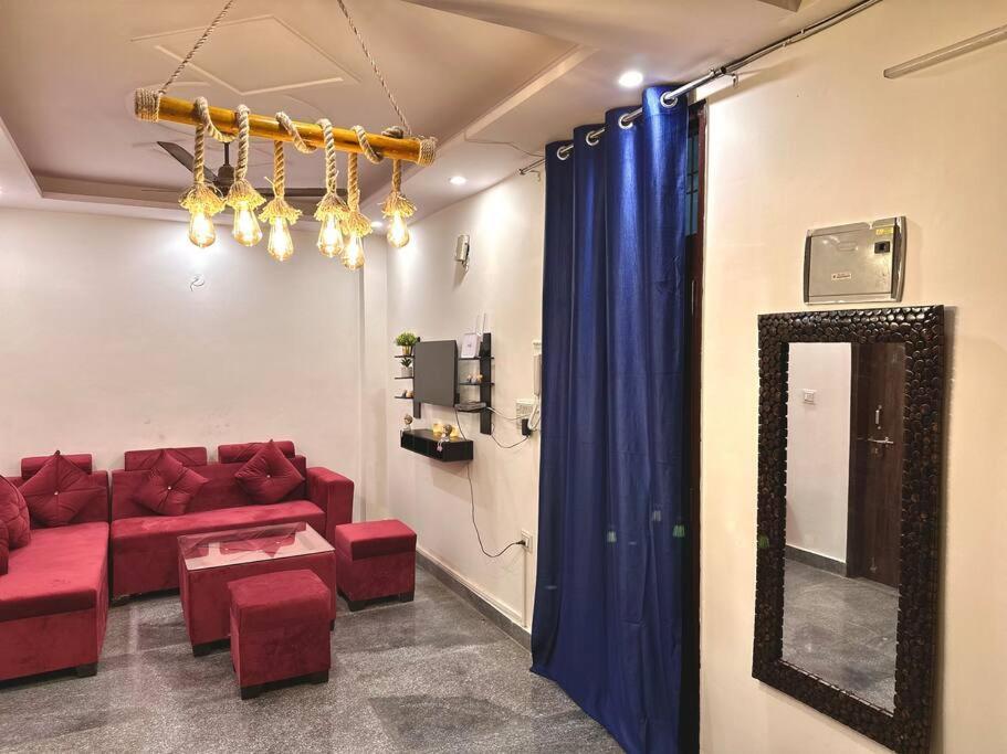 Nirvana 2bhk Delightful In Delhi *