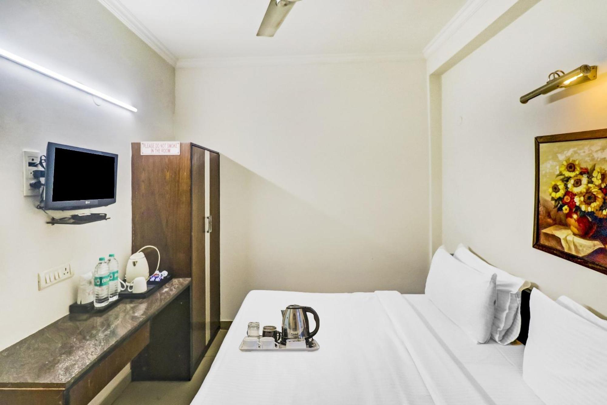 Townhouse 517 La Sapphire Near Delhi Airport Hotel 4*