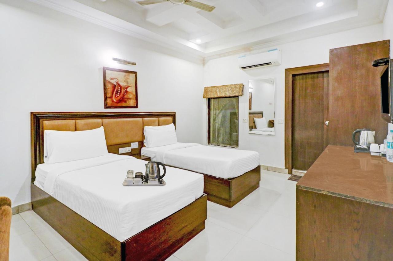 Townhouse 517 La Sapphire Near Delhi Airport Hotel