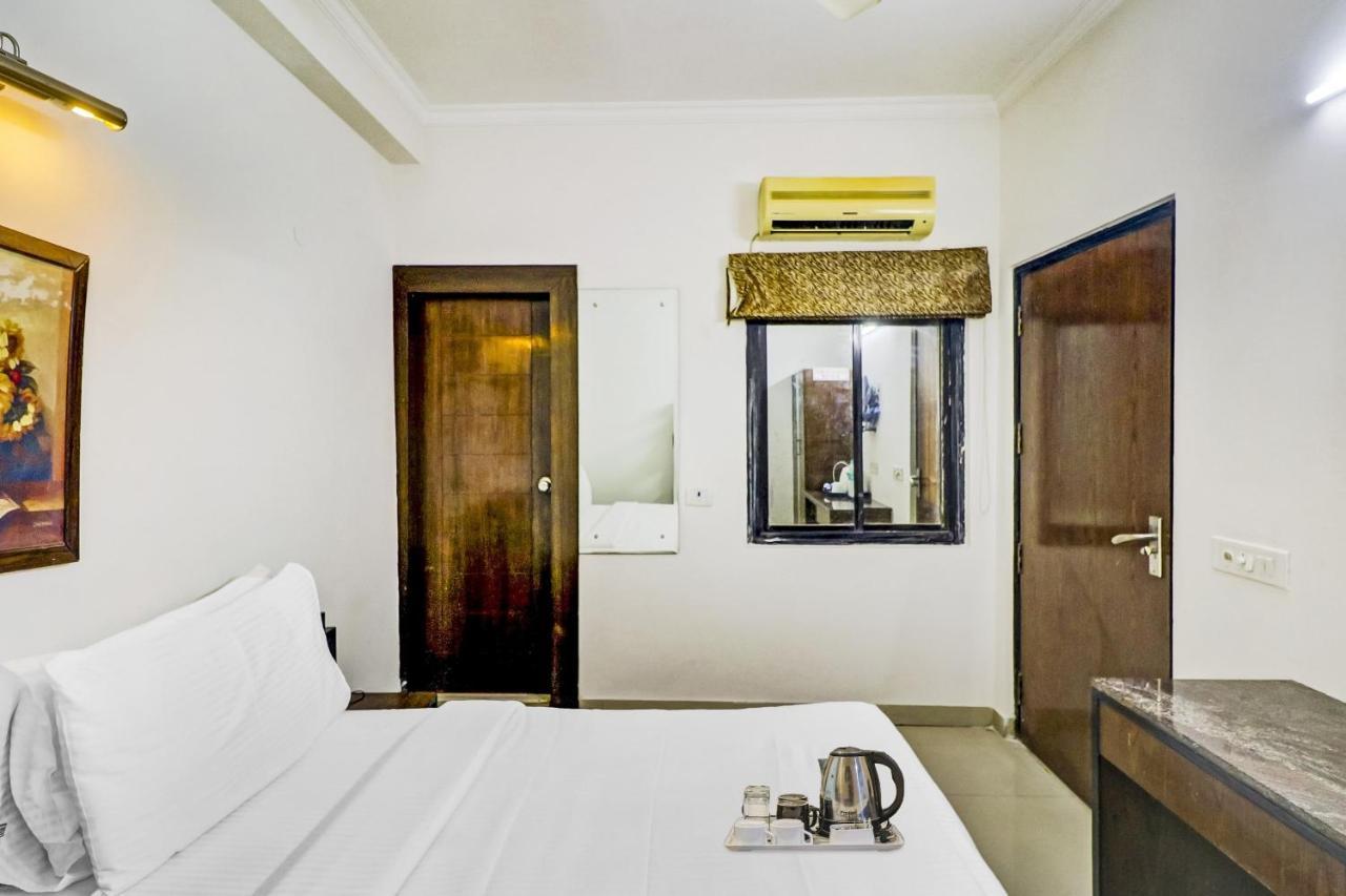 Townhouse 517 La Sapphire Near Delhi Airport