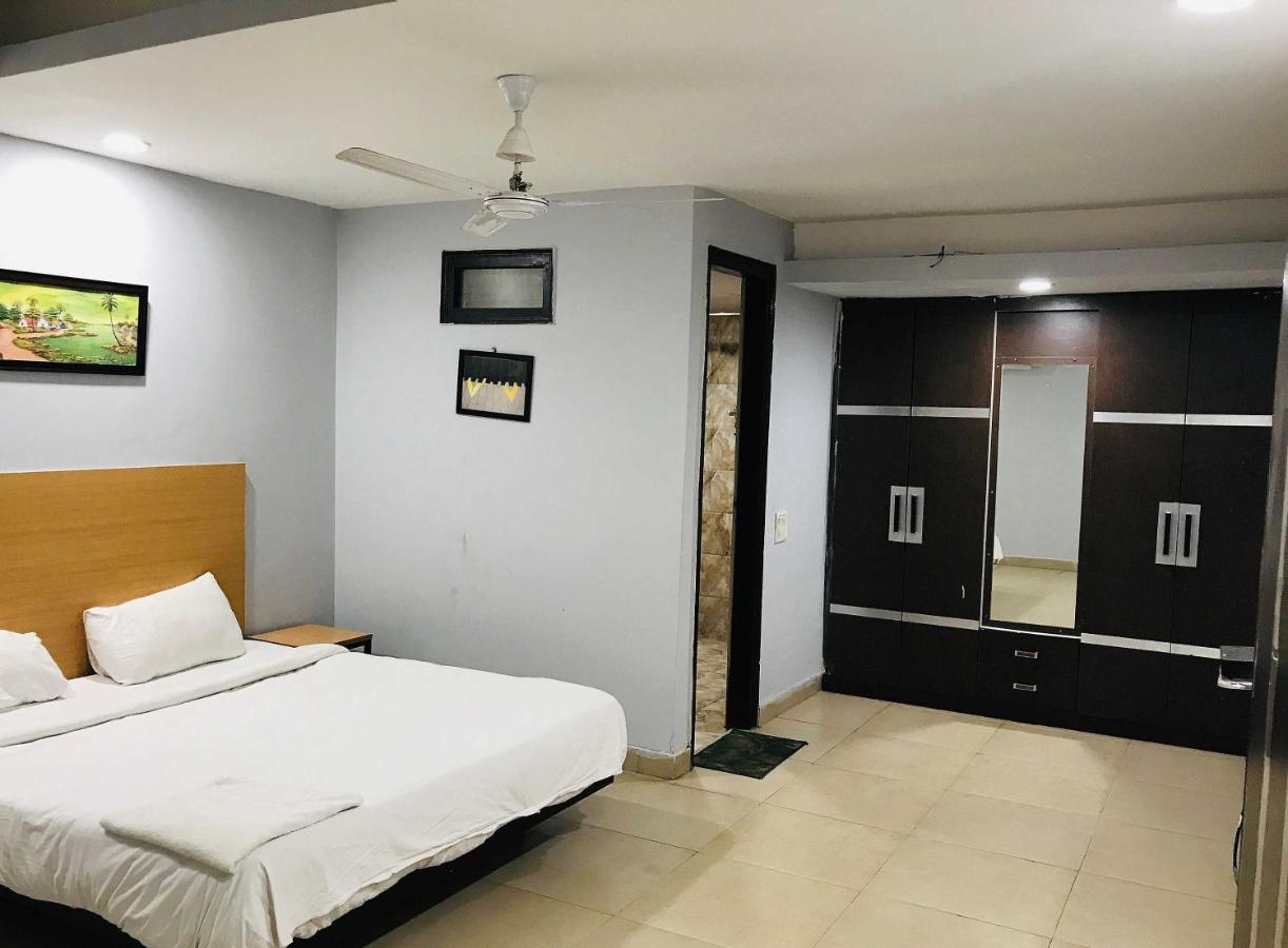 Hotel Oyo Townhouse 1100 Royal Near Akshardham