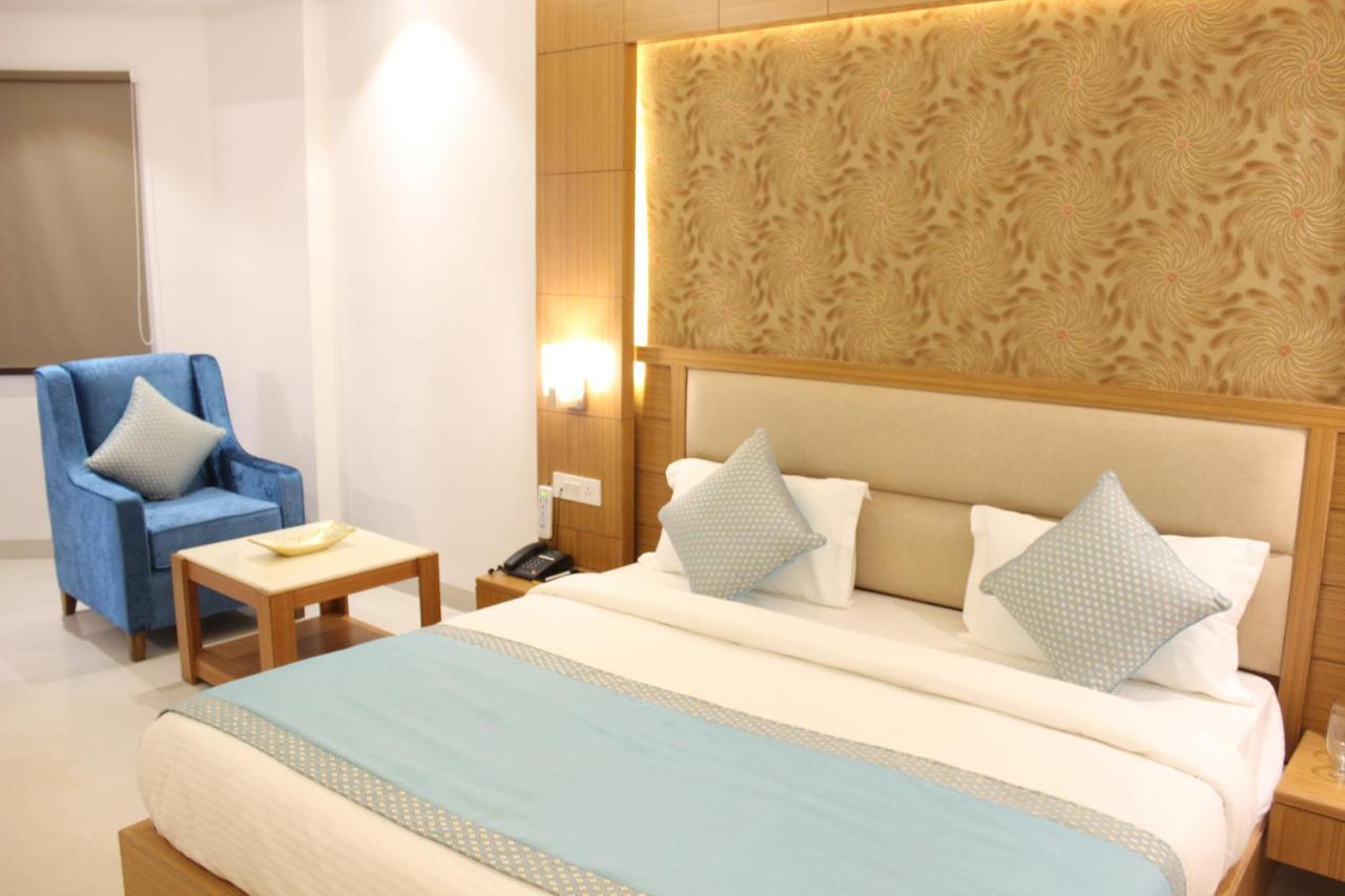 Hotel Transit Near Delhi Airport 3*