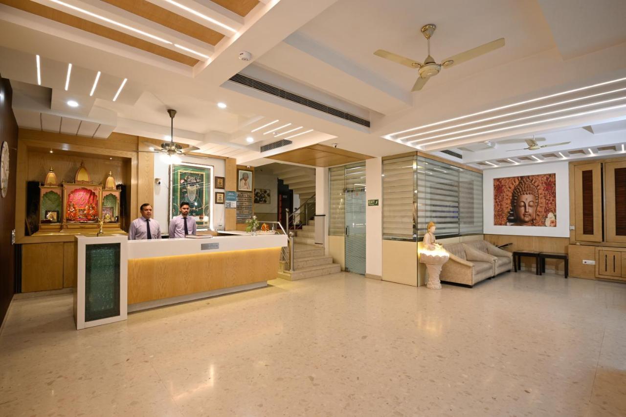 Baba Deluxe Near Railway Station And Center -by Rcg Hotel