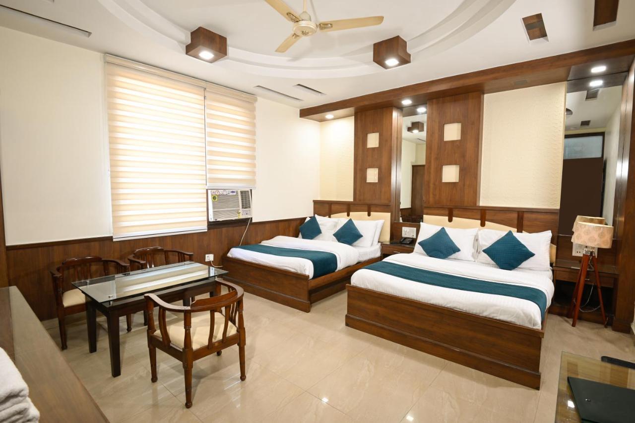 Hotel Baba Deluxe Near Railway Station And Center -by Rcg 3*