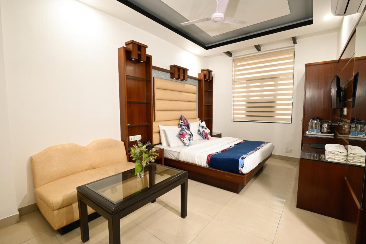 Baba Deluxe Near Railway Station And Center -by Rcg New Delhi