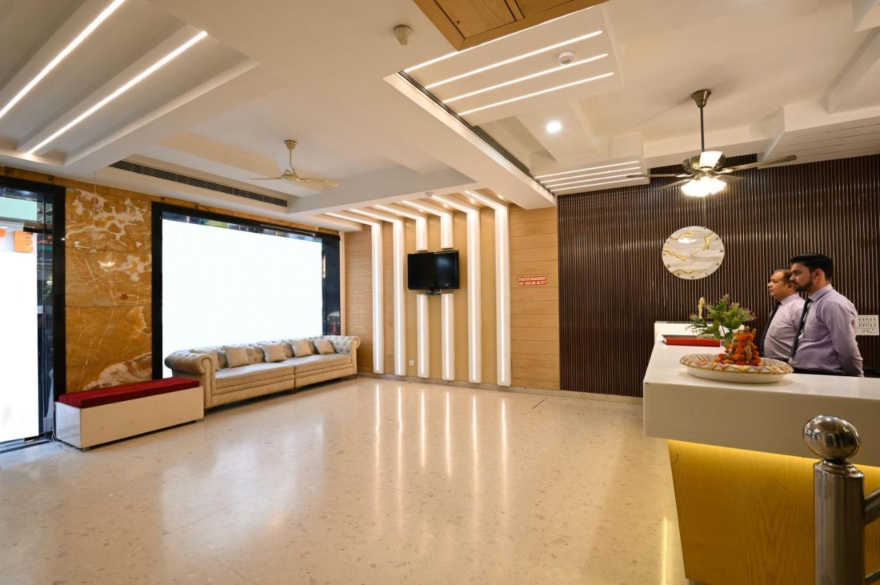 Hotel Baba Deluxe Near Railway Station And Center -by Rcg New Delhi