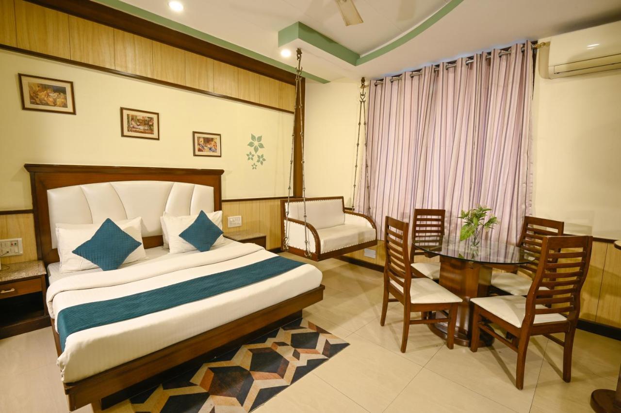 Hotel Baba Deluxe Near Railway Station And Center -by Rcg 3*