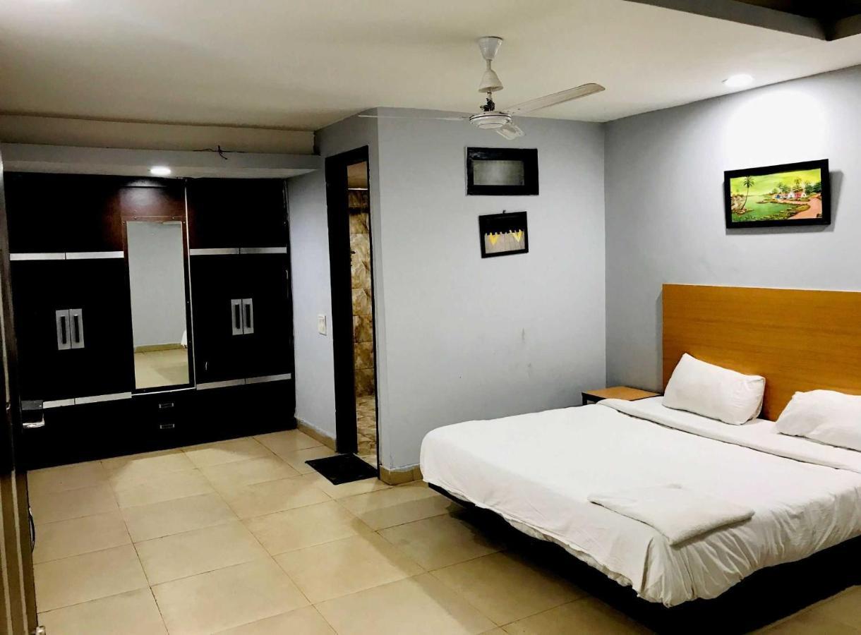 Hotel Oyo Townhouse 1100 Royal Near Akshardham