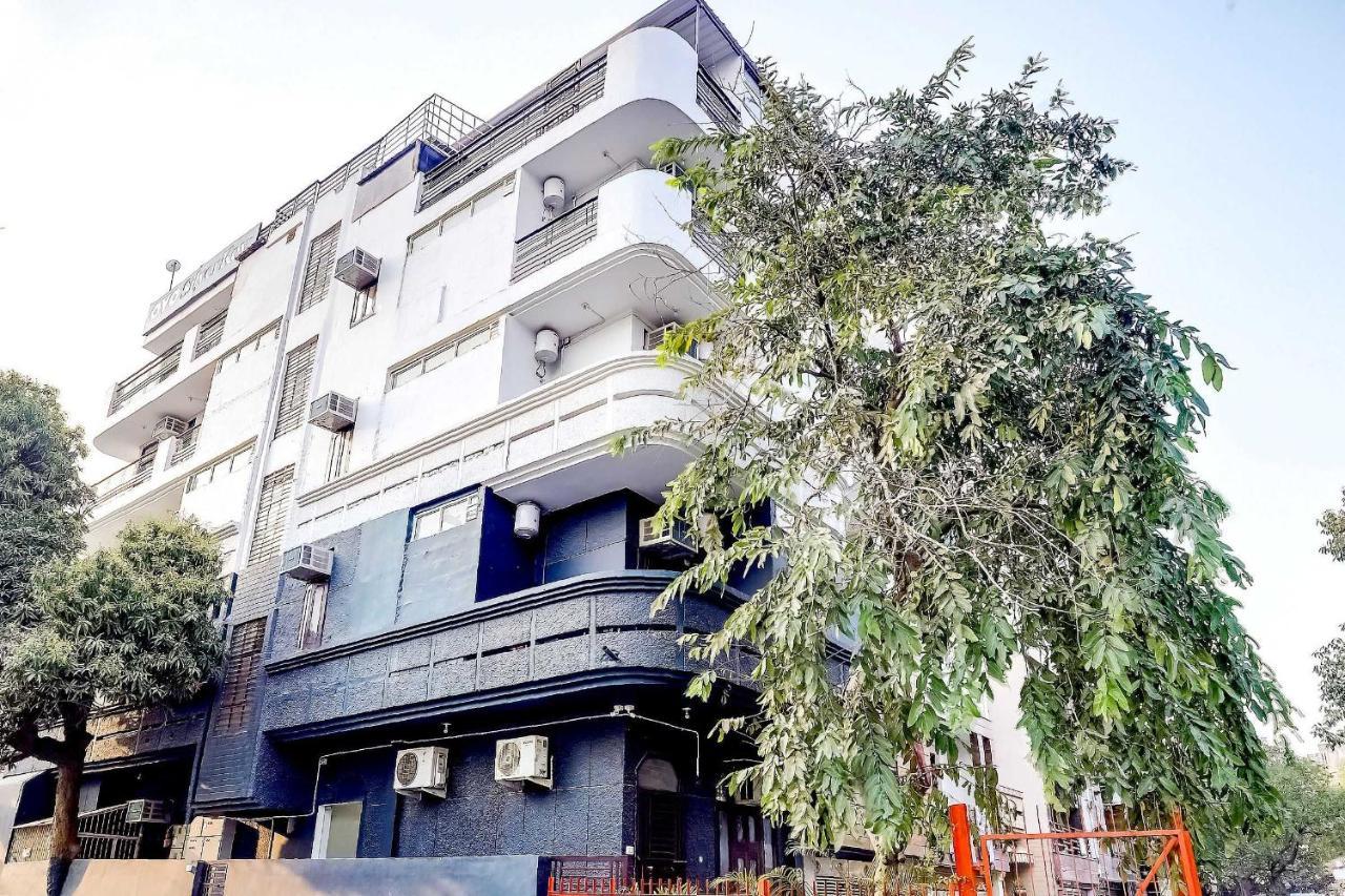 Collection O 71756 Silver Arrow Near Pacific Mall Tagore Garden Hotel 3*