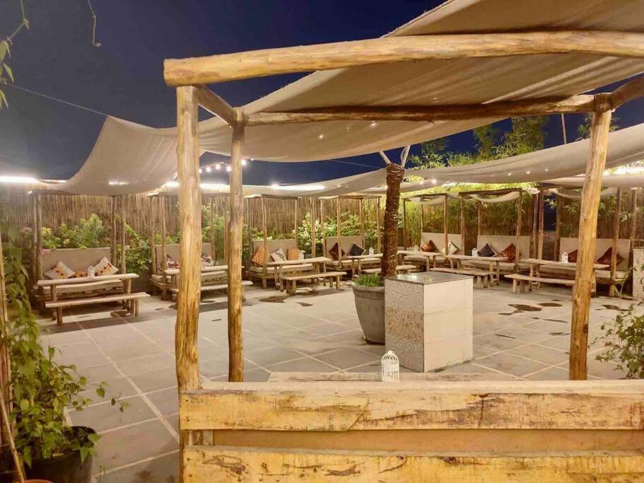 Bo-teak Private Floor - Dwarka *