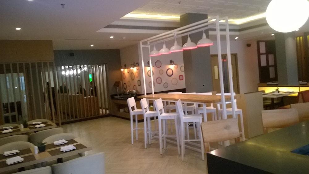 Park By Radisson,south Delhi 5*