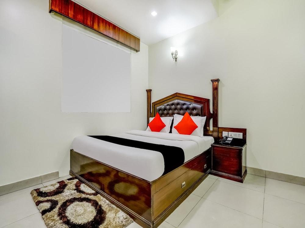 Grand Park Hotel 3*