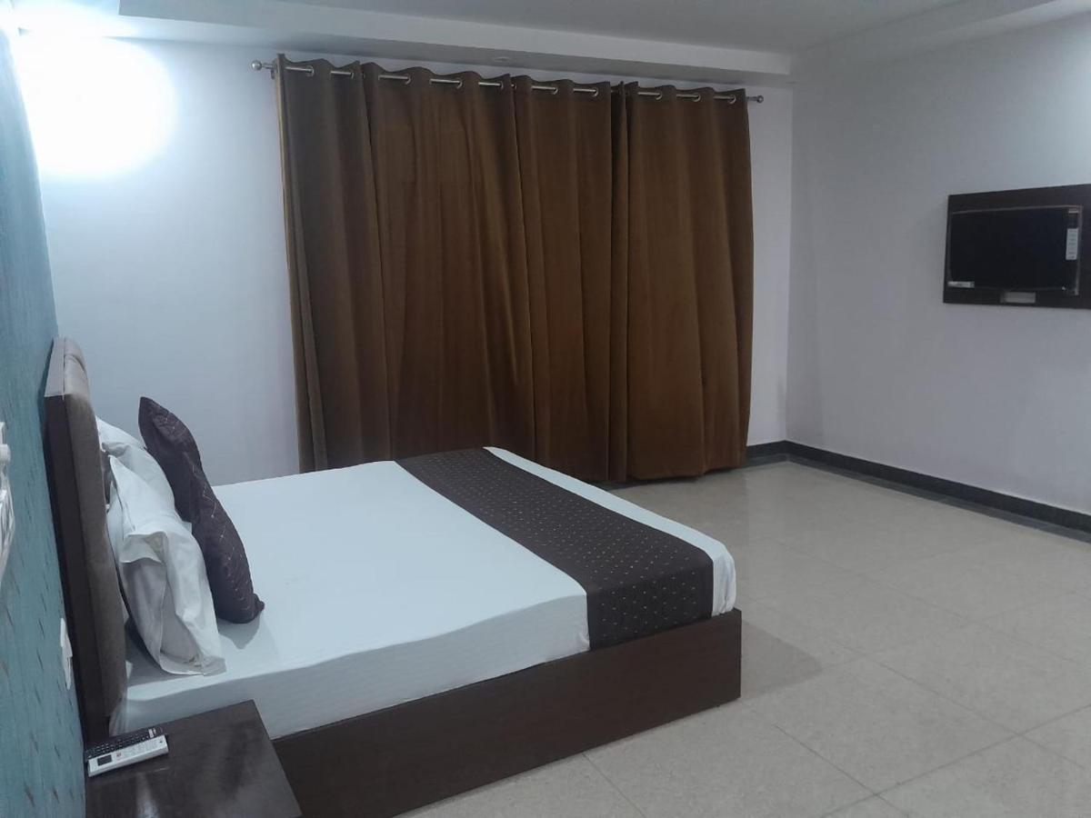 D'capitol Suites Delhi Aerocity Nova Deli