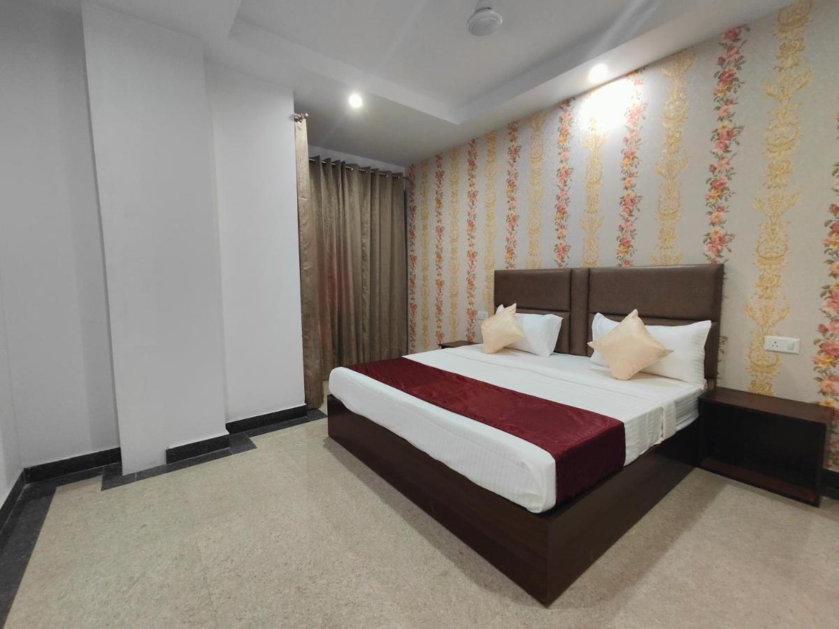 Hotel D'capitol Suites Delhi Aerocity Nova Deli
