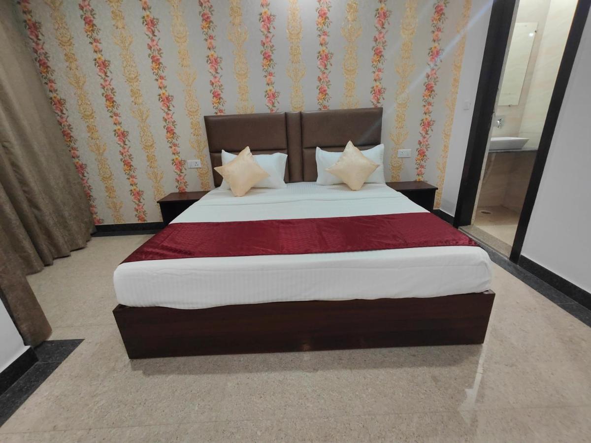 D'capitol Suites Delhi Aerocity 4*