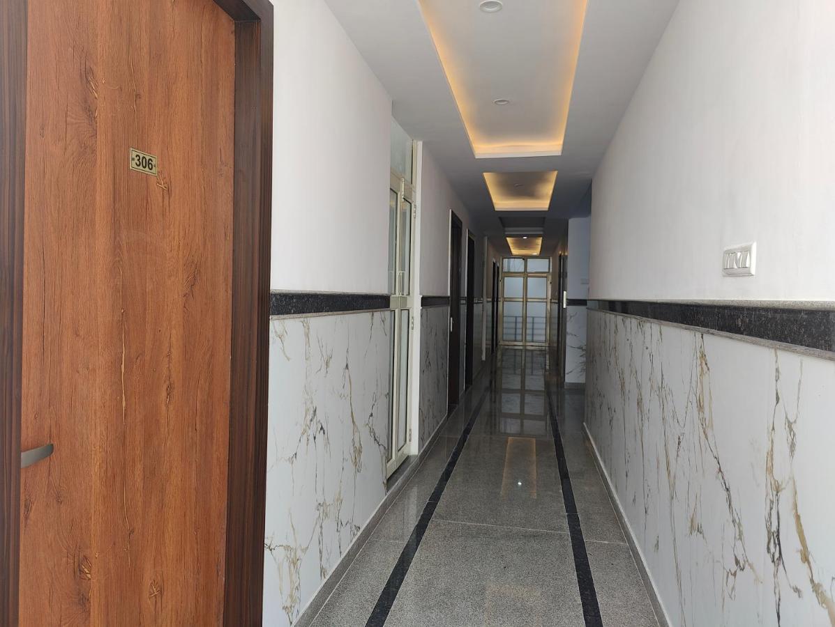D'capitol Suites Delhi Aerocity Hotel 4*
