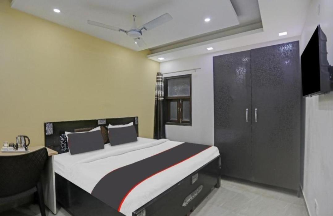 Nirvana Residency - East Of Kailash Hotel
