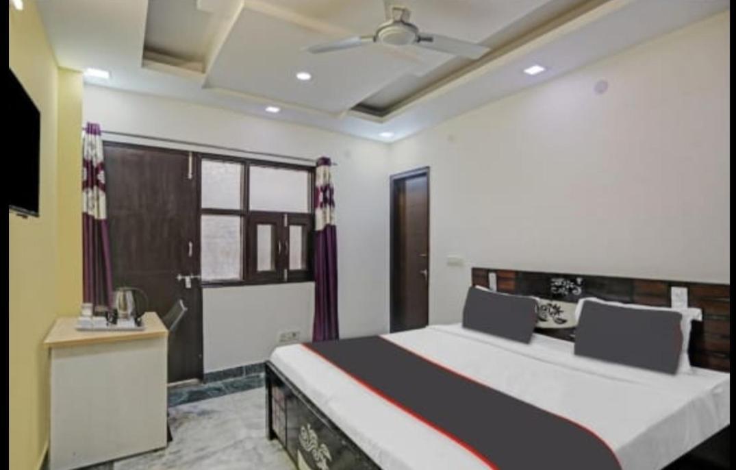 Nirvana Residency - East Of Kailash Hotel