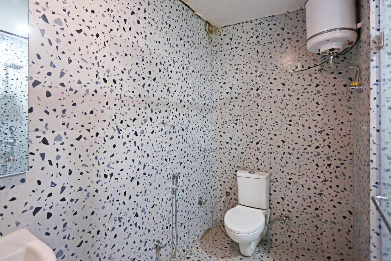 Preet 05 Mints Walking Distance Nizamuddin Railway Station Hotel New Delhi