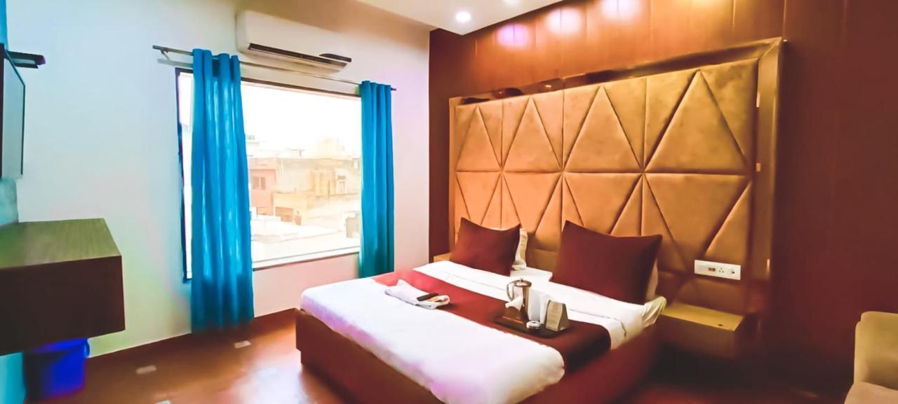 Roomshala 004 Mannat - Shalimar Bagh 3*