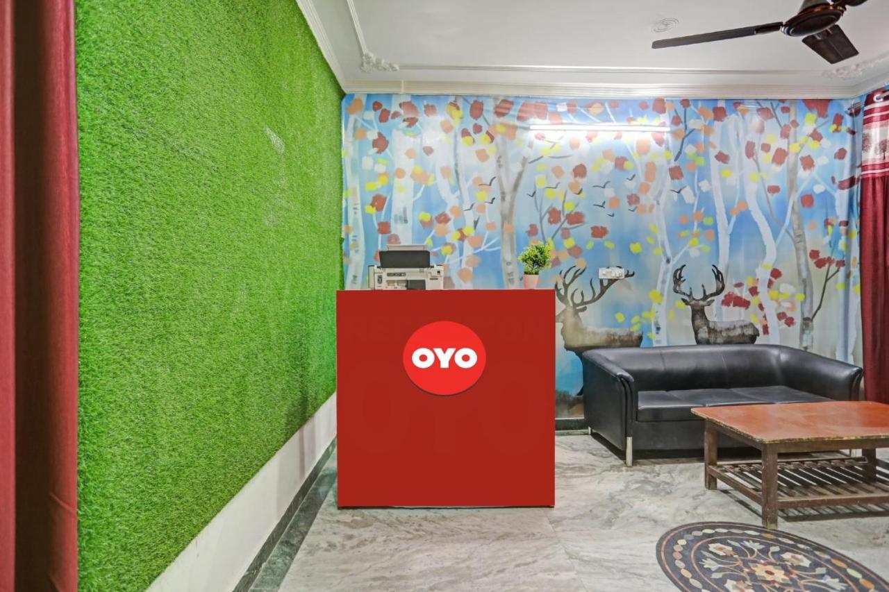 Super Oyo O Red Apple Hotel 3*