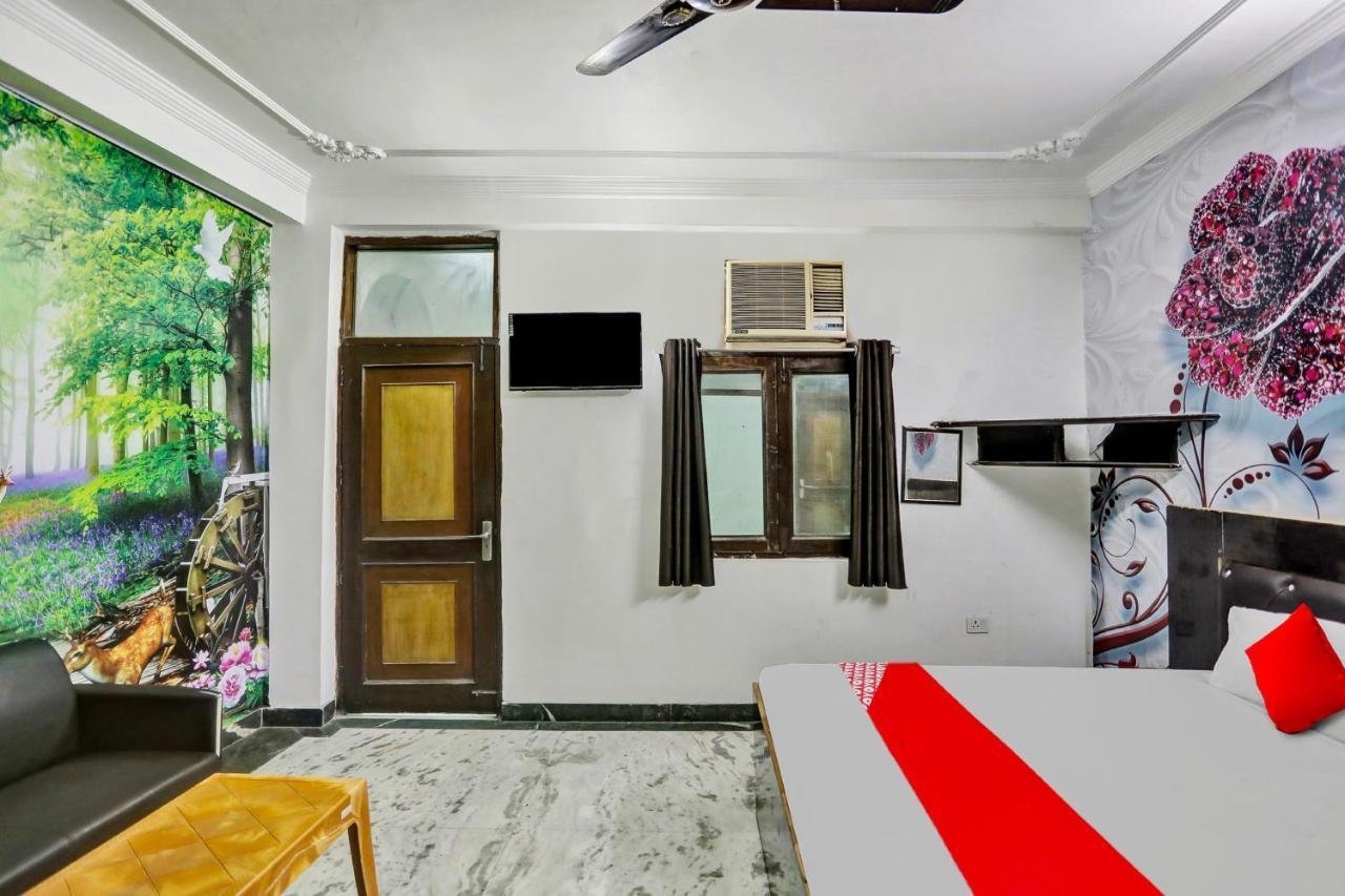 Super Oyo O Red Apple Hotel New Delhi